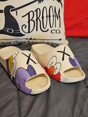 Kaws Art Sesame Street Slides Size 9